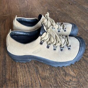 KEEN Hiking Shoe Women's 10 Beige Suede Leather Lace Up Low Top Walking Boots